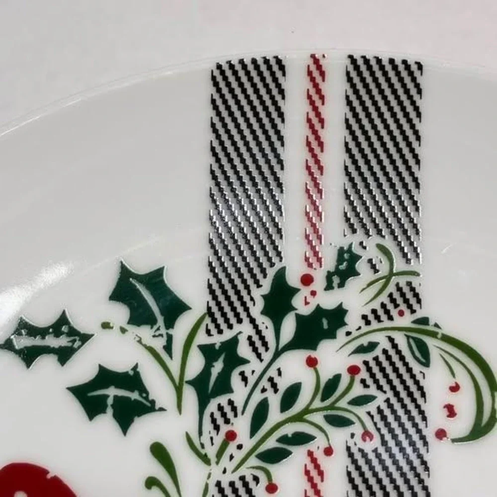 Better Homes & Gardens Noel Cardinal Appetizer Plate Plaid Christmas 8.5